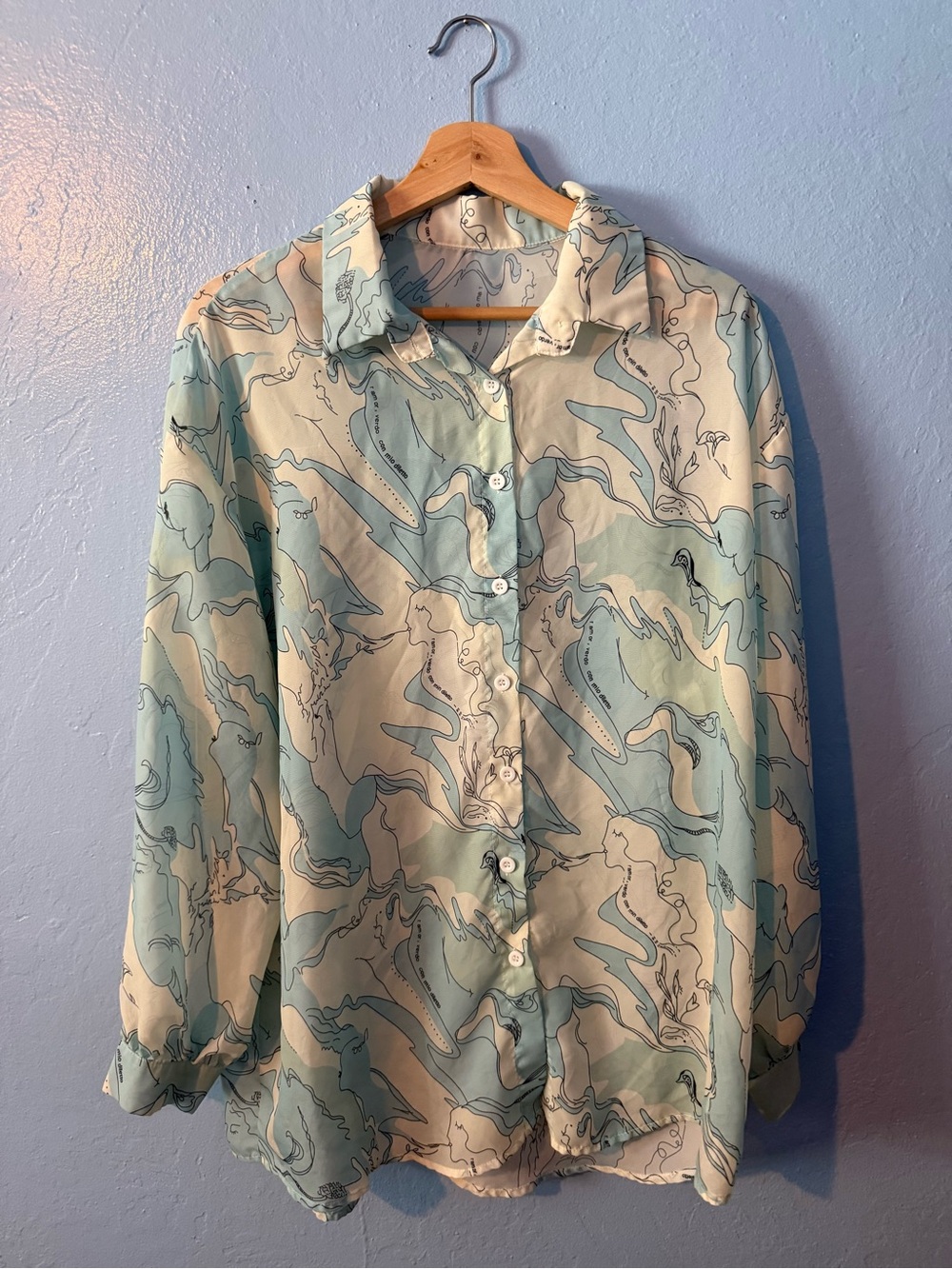 Light Blue & Cream Wave-Print Spanish Quotes Mermaid 🧜🏻♀️ Button-Up Shirt